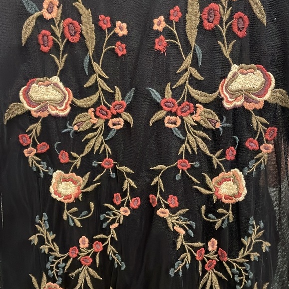 American Eagle Embroidered Dress - Picture 2 of 4